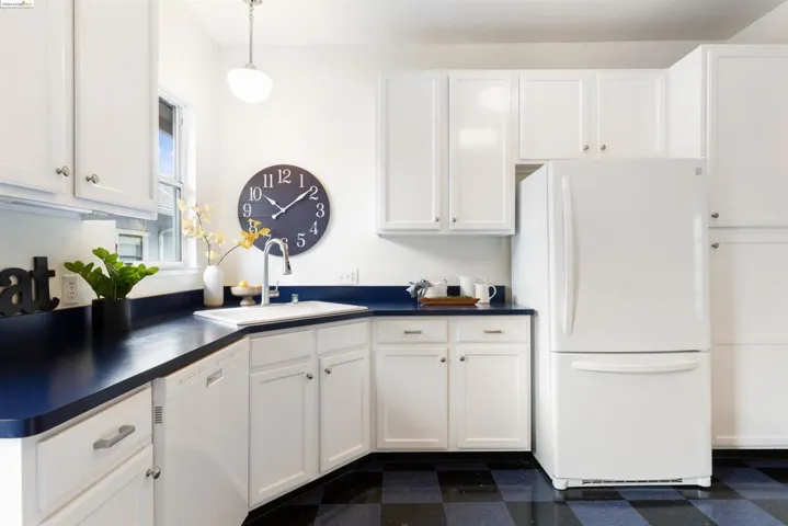 More Kitchen detail