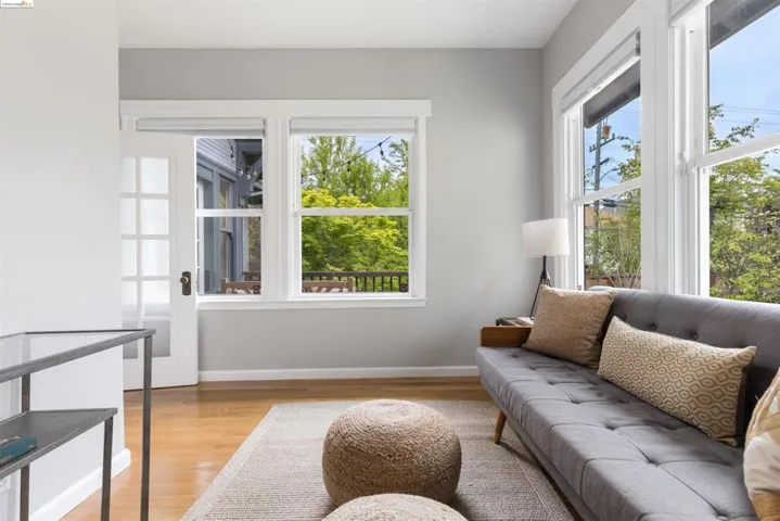Off the DR, overlooks the back yard.  Office, extra guest room?