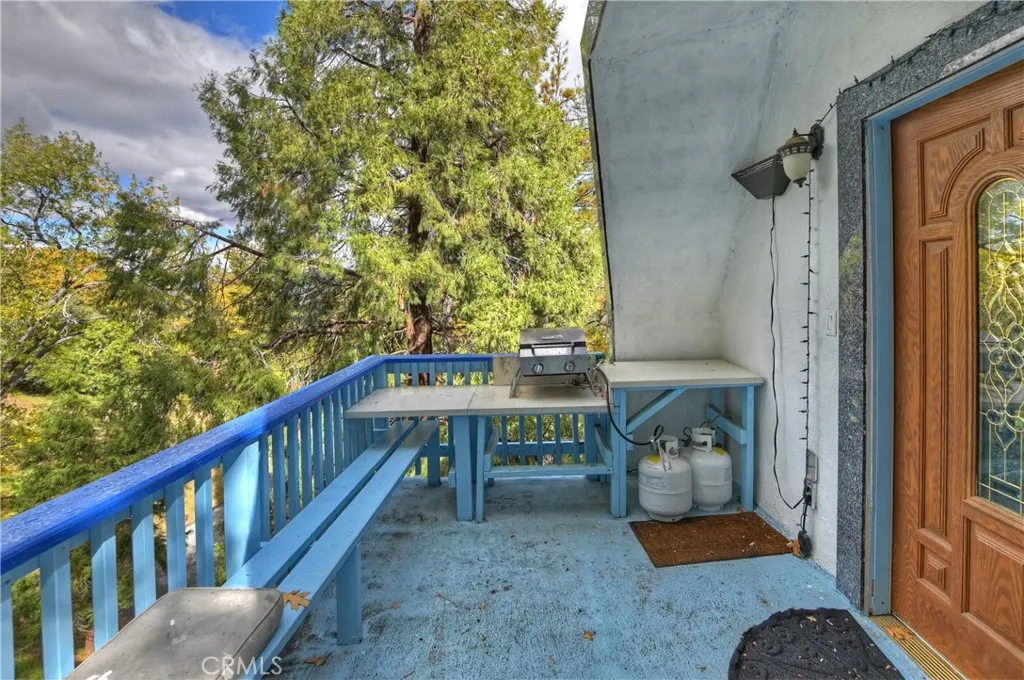 24998 Jewel Drive, Crestline, California 92325 home-pic-7
