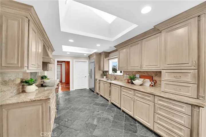 13261 Cromwell Drive, Tustin, California 92780