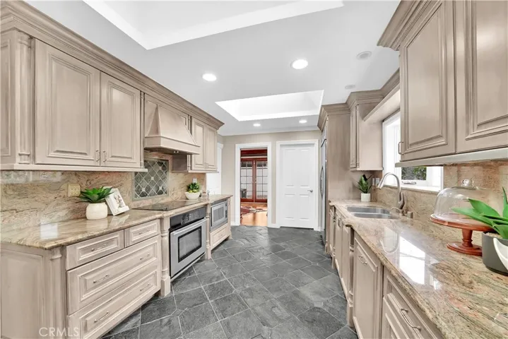 13261 Cromwell Drive, Tustin, California 92780