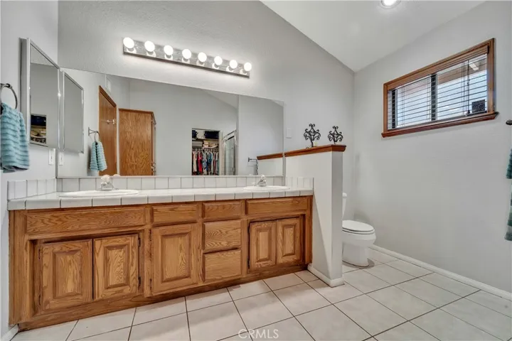 39692 Makin Avenue, Palmdale, California 93551