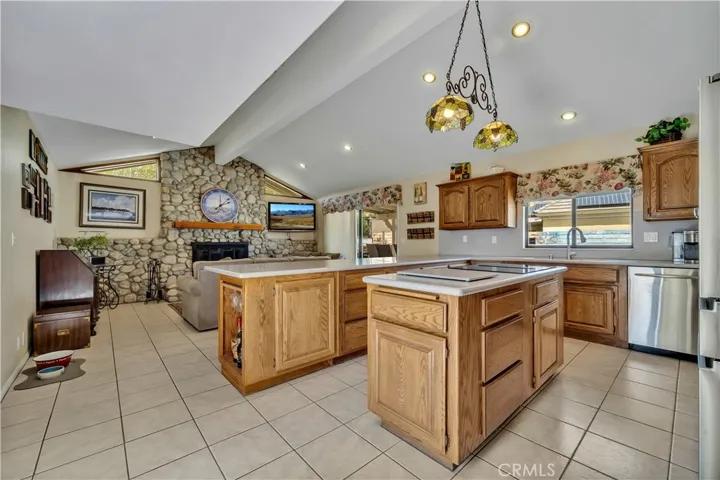 39692 Makin Avenue, Palmdale, California 93551