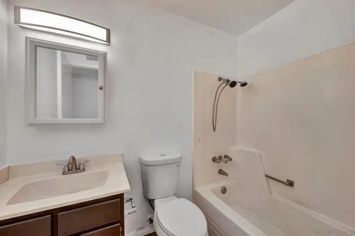 3011 Hypoint Ave, Escondido, California 92027