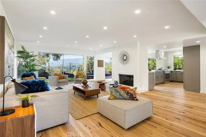 4747 El Caballero Drive, Tarzana, California 91356