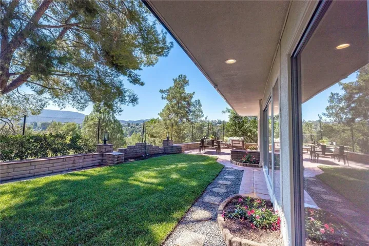 4747 El Caballero Drive, Tarzana, California 91356