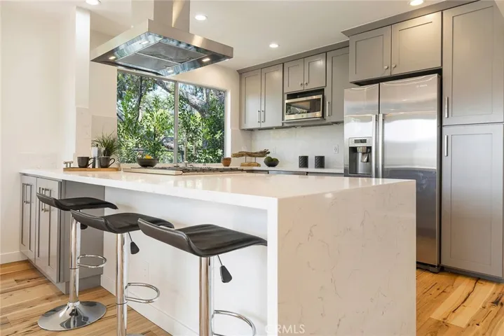 4747 El Caballero Drive, Tarzana, California 91356