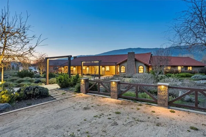 28601 Cumberland Road, Tehachapi, California 93561