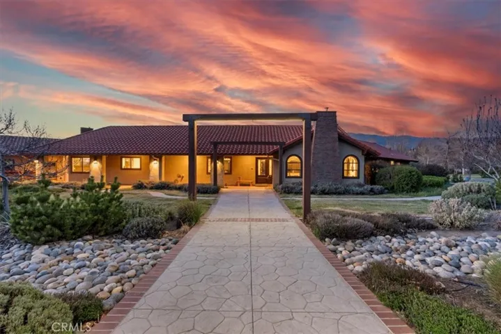 28601 Cumberland Road, Tehachapi, California 93561