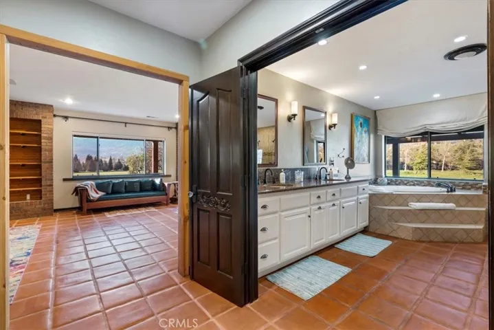 28601 Cumberland Road, Tehachapi, California 93561