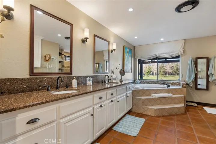 28601 Cumberland Road, Tehachapi, California 93561