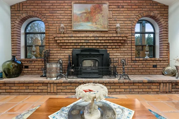 28601 Cumberland Road, Tehachapi, California 93561