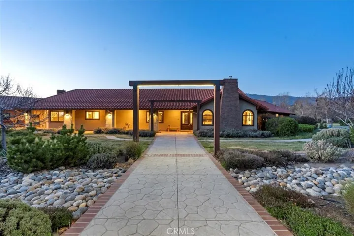 28601 Cumberland Road, Tehachapi, California 93561