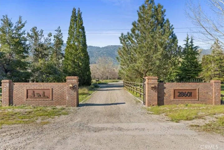 28601 Cumberland Road, Tehachapi, California 93561