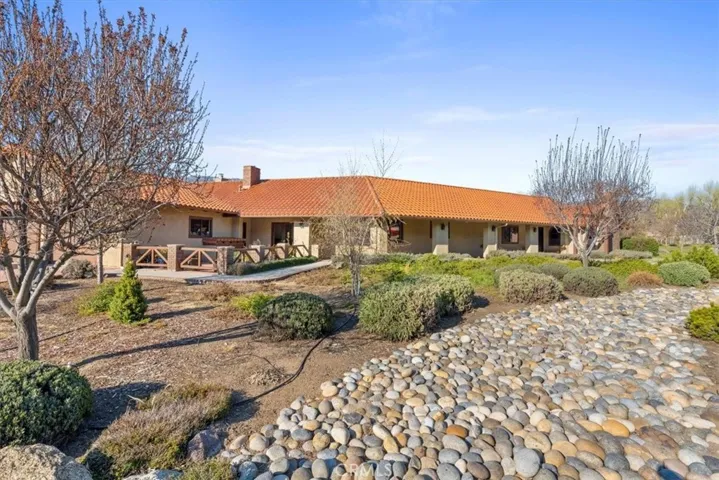 28601 Cumberland Road, Tehachapi, California 93561