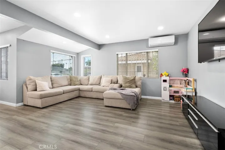 1818 S Ross Street, Santa Ana, California 92707