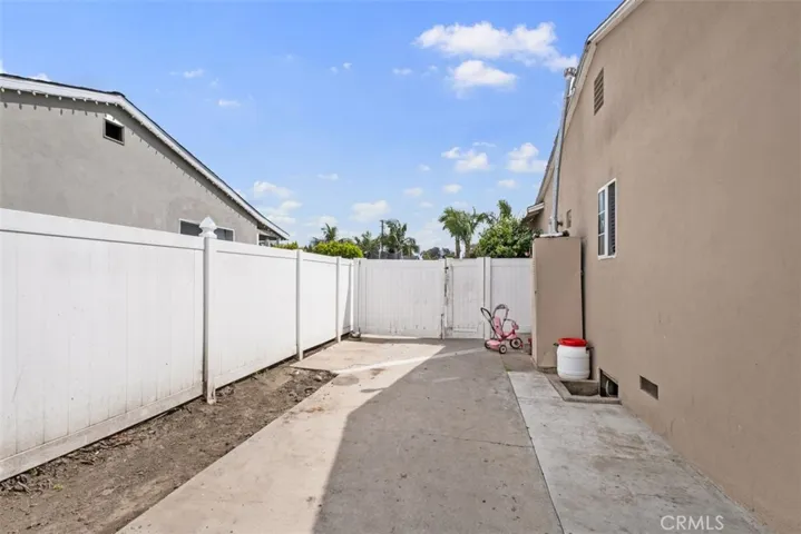 1818 S Ross Street, Santa Ana, California 92707