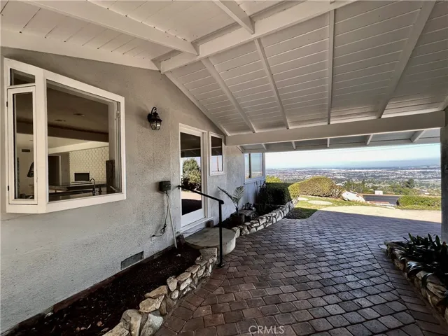 15 Mustang Road, Rancho Palos Verdes, California 90275