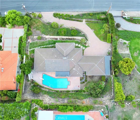 15 Mustang Road, Rancho Palos Verdes, California 90275