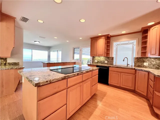 15 Mustang Road, Rancho Palos Verdes, California 90275