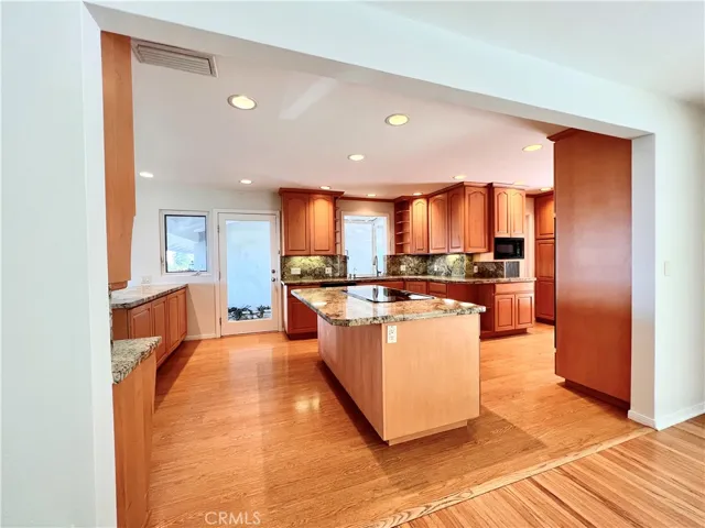 15 Mustang Road, Rancho Palos Verdes, California 90275