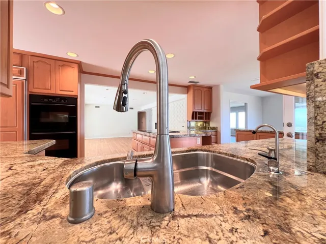 15 Mustang Road, Rancho Palos Verdes, California 90275
