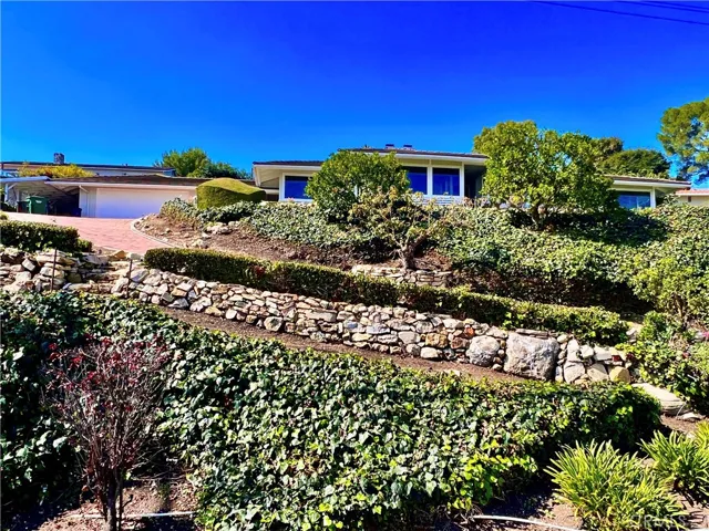 15 Mustang Road, Rancho Palos Verdes, California 90275