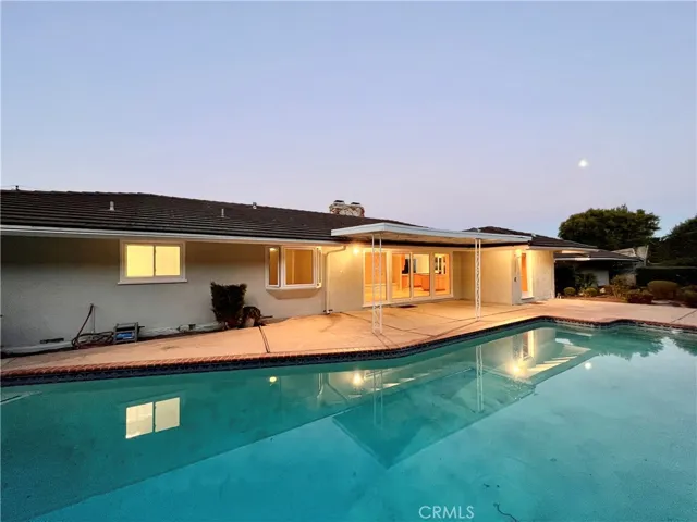 15 Mustang Road, Rancho Palos Verdes, California 90275