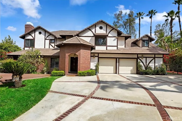 1515 Muirfield Road, Riverside, California 92506