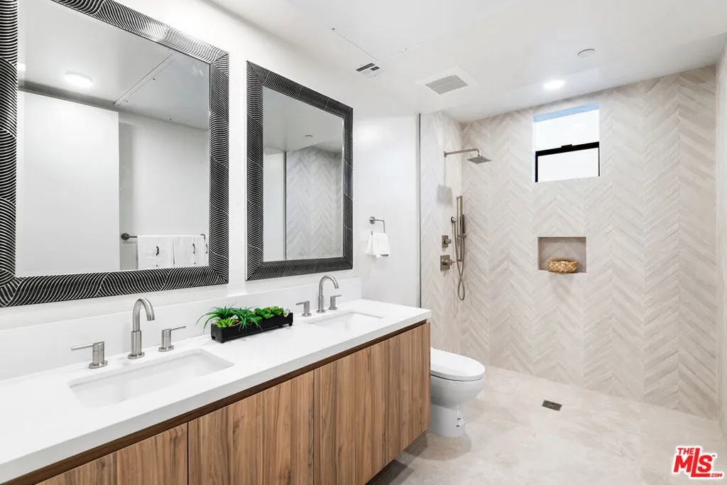 3657 1/2 Regal Place 3657 1/2, Los Angeles, California 90068 home-pic-25