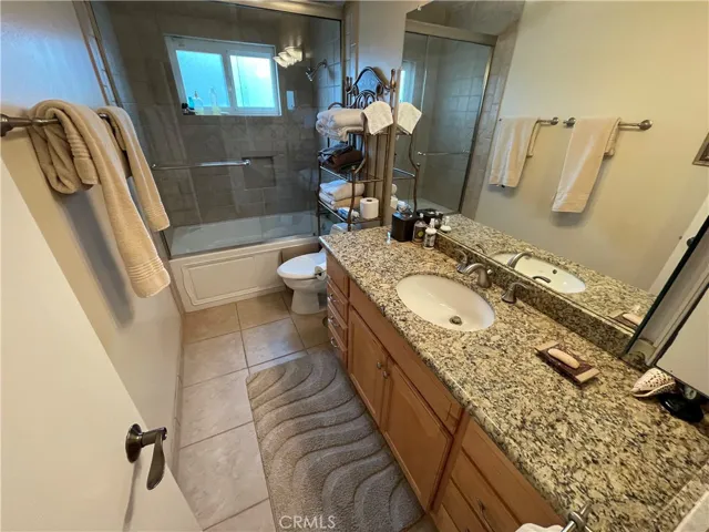 Updated Full Bathroom