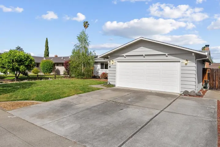 914 Blazingwood Avenue, Cupertino, California 95014