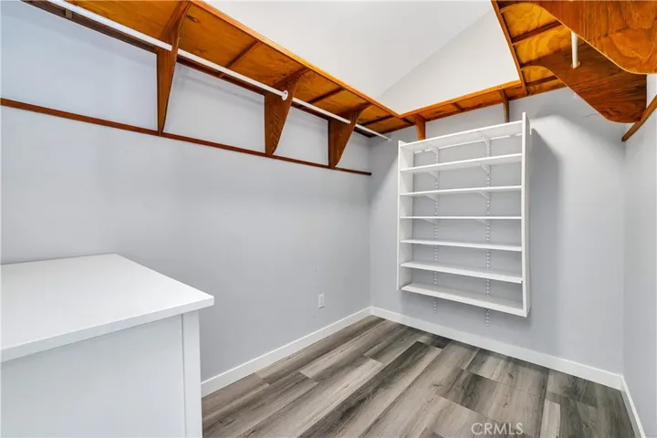 ADU MR Huge Walkin closet