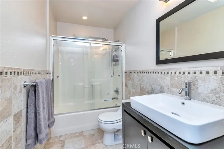 Center Full Bath