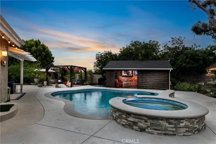 Pool house / Sports Bar
