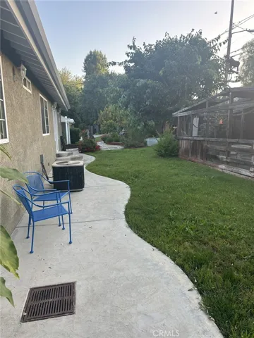 Side Garden and Aviary