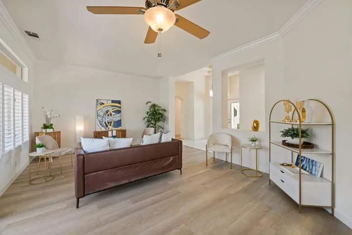 10-Foot Ceiling with Transom Windows