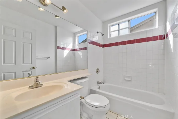 full bathroom on the 2nd floor hall way