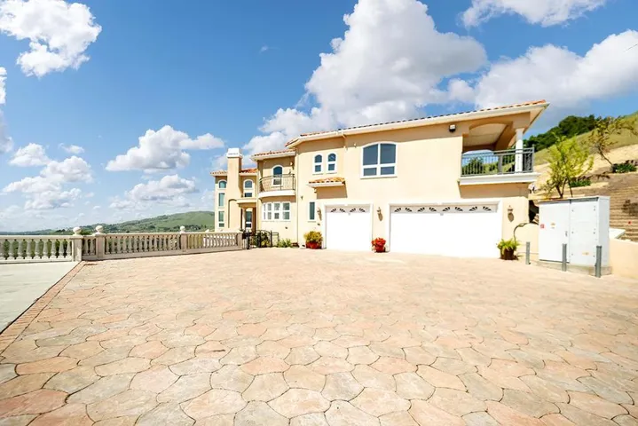 4310 Bella Madeira Lane, San Jose, California 95127