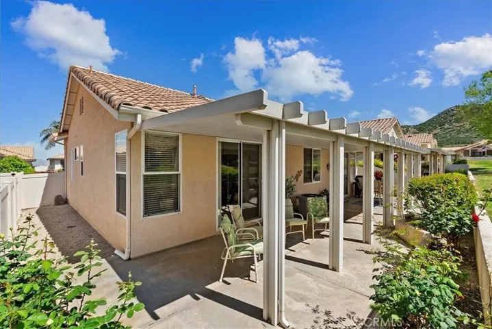 1765 Fairway Oaks Avenue, Banning, California 92220