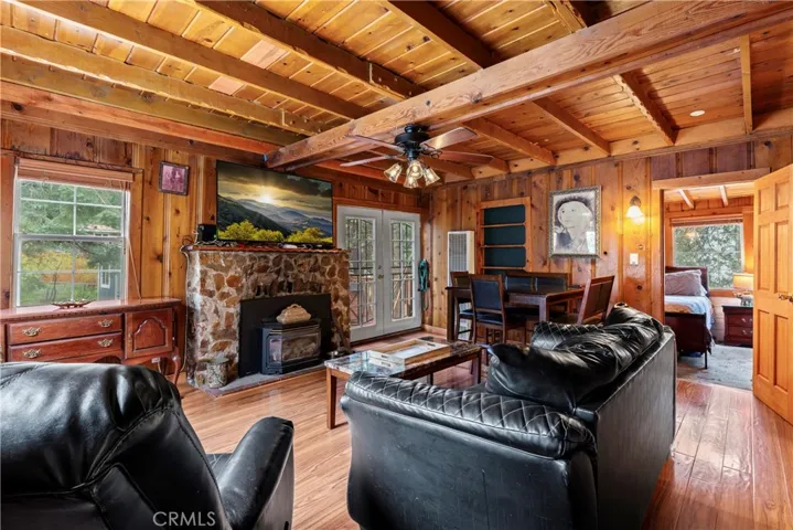 414 Cross Drive, Crestline, California 92325
