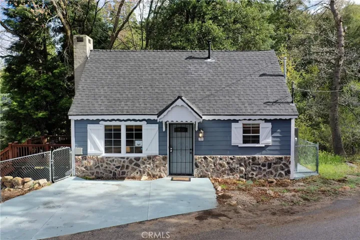 414 Cross Drive, Crestline, California 92325