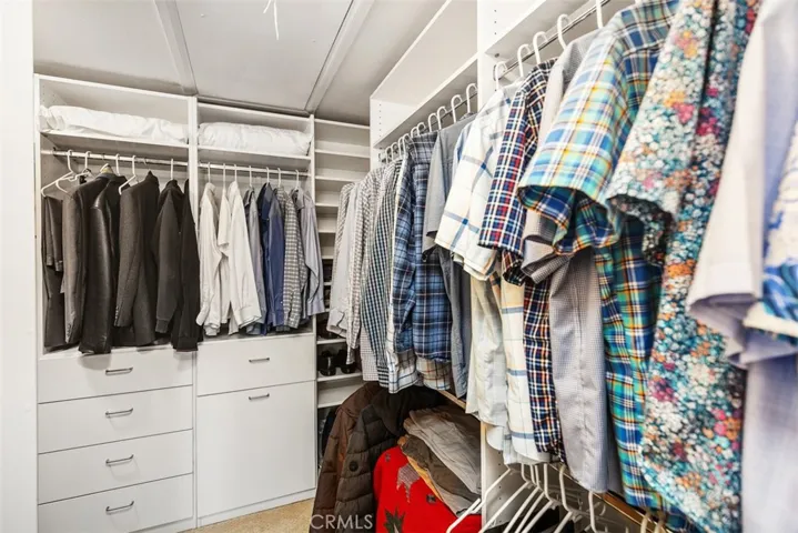 Walk-in closet