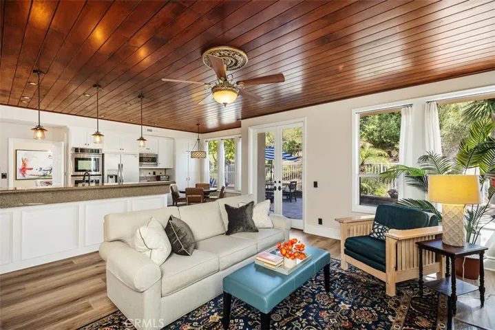 Open kitchen to family room