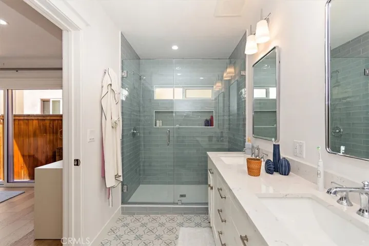 209 15th Street, Manhattan Beach, California 90266