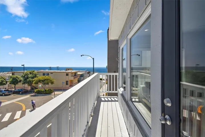 209 15th Street, Manhattan Beach, California 90266