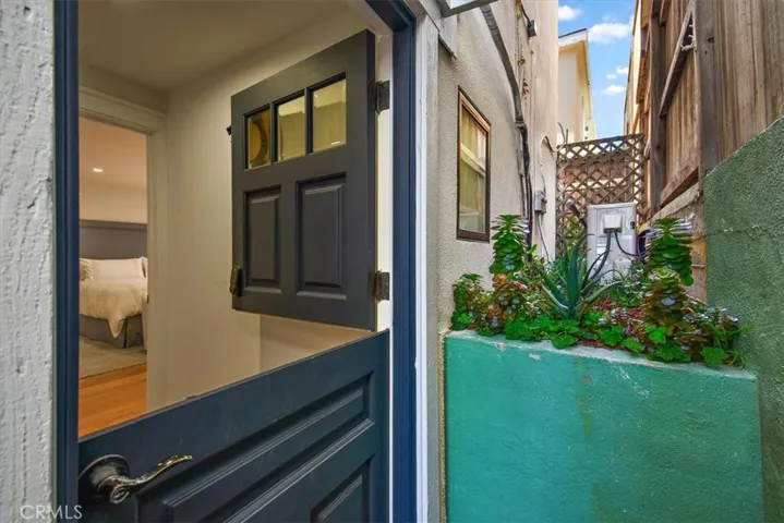 209 15th Street, Manhattan Beach, California 90266