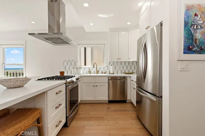 209 15th Street, Manhattan Beach, California 90266