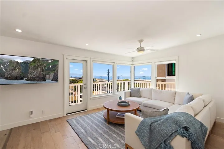 209 15th Street, Manhattan Beach, California 90266