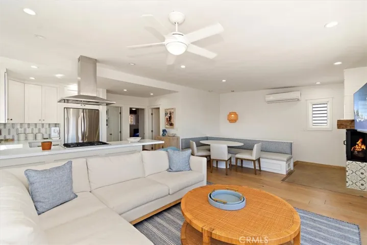 209 15th Street, Manhattan Beach, California 90266